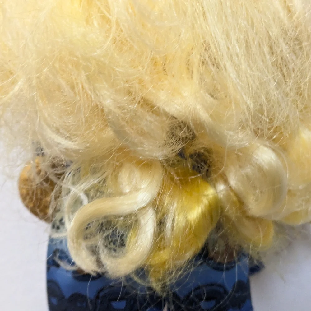 Ever After High Blondie Lockes Signature Royal Doll